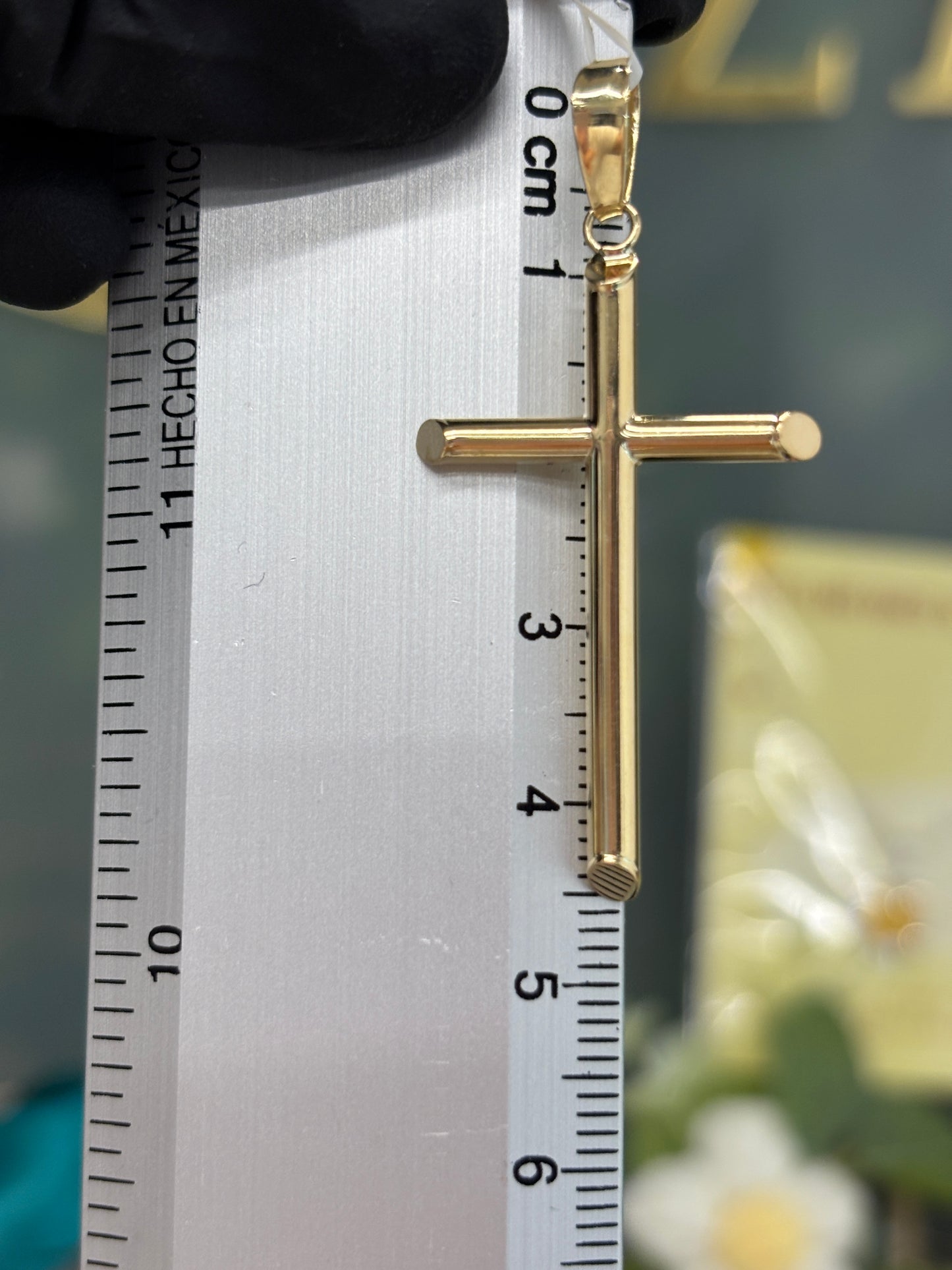 Cruz de oro de 10k