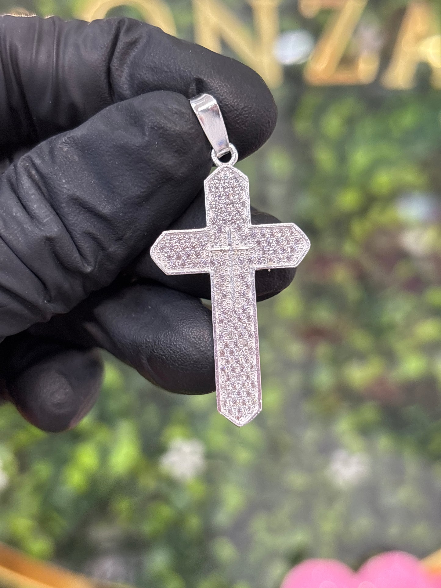 Cruz de plata con circonia