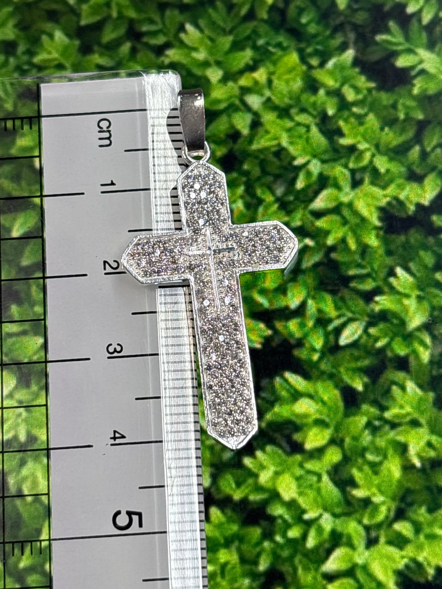 Cruz de plata con circonia