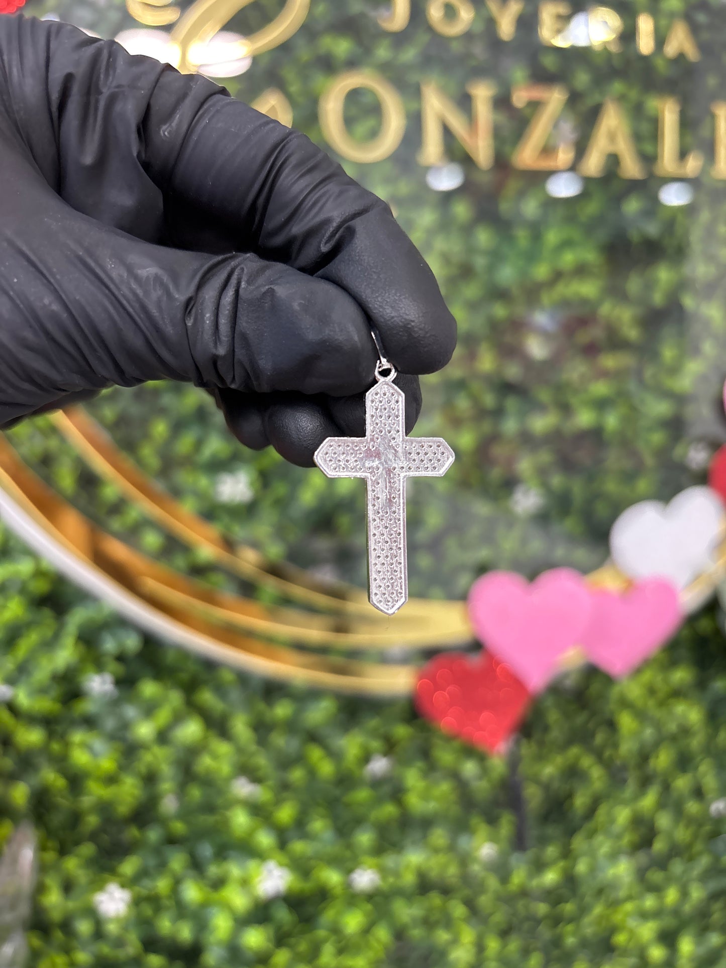 Cruz de plata con circonia