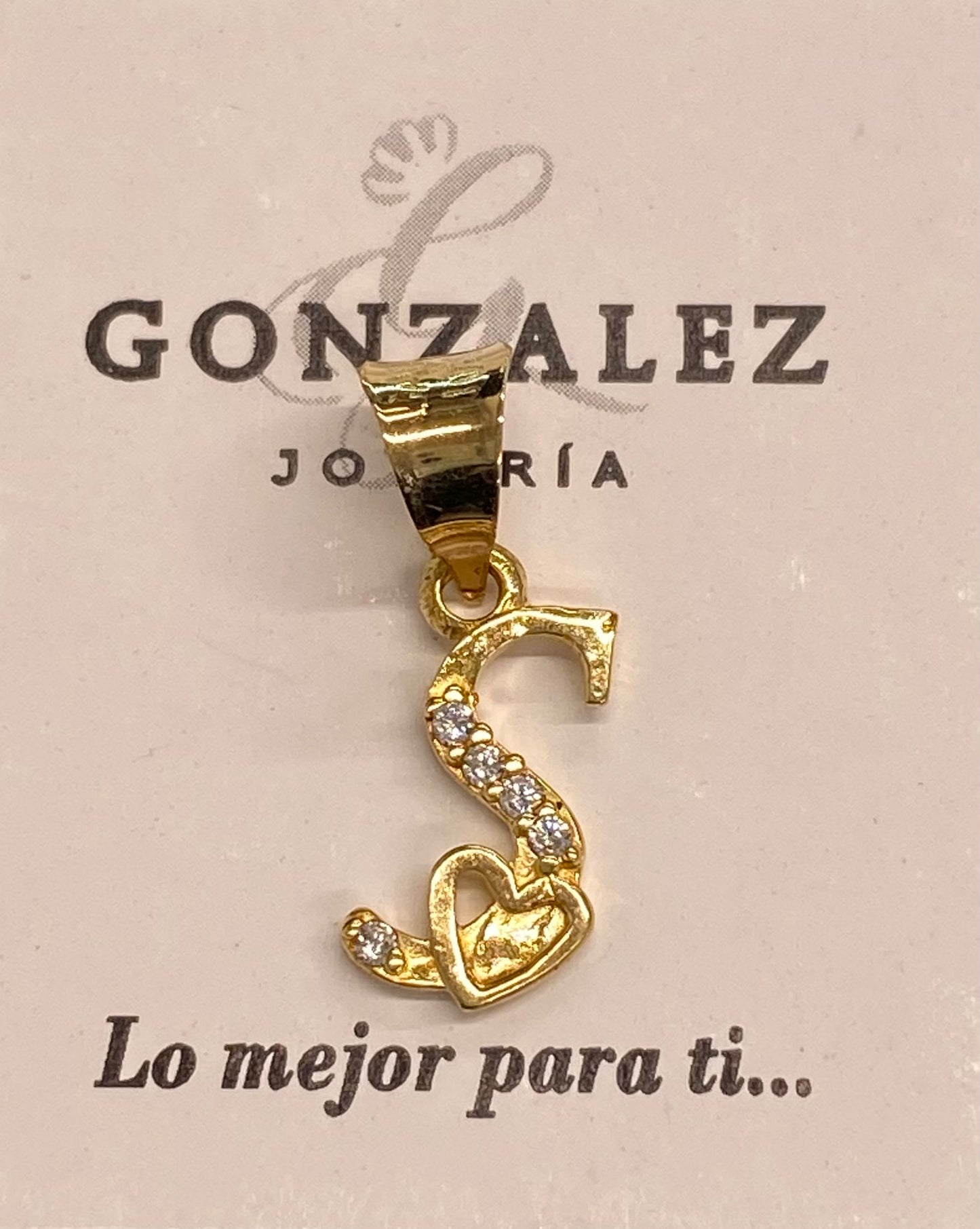 Dije oro 10k inicia “S”