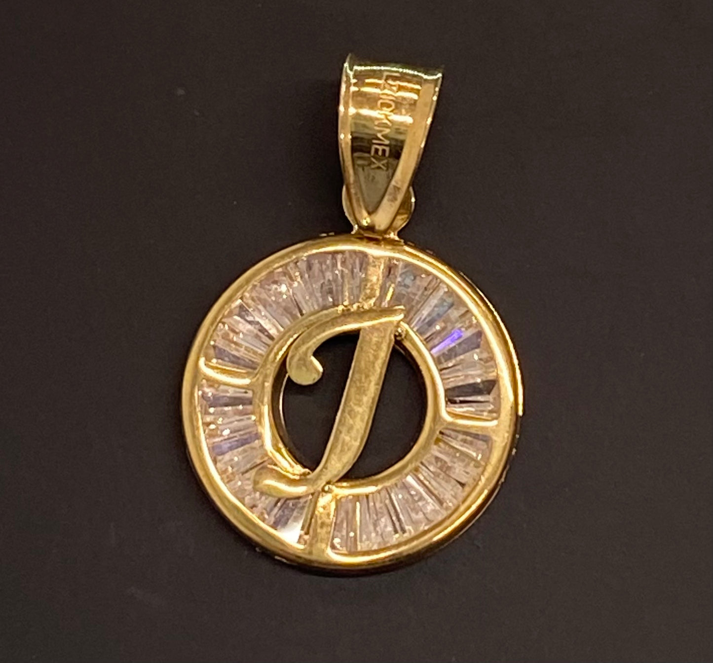 Dije oro 10k inicial “J”