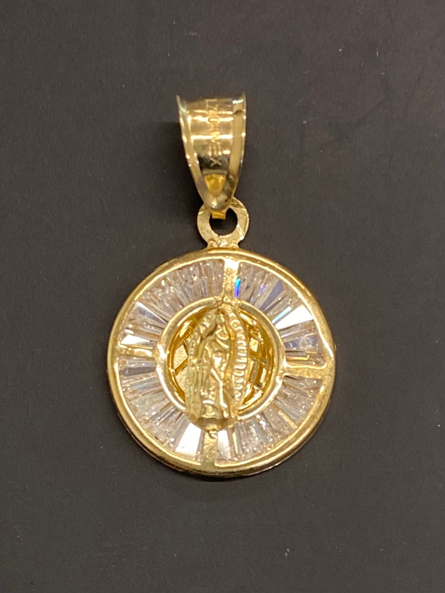 Dije oro 10k Virgencita de Guadalupe