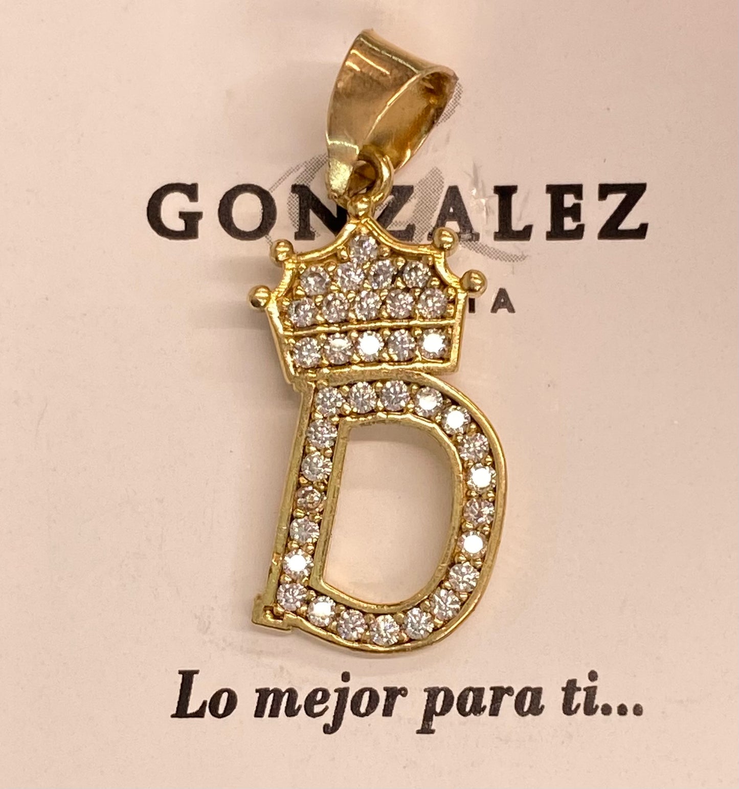 Dije oro 10k inicial “D” con circonia