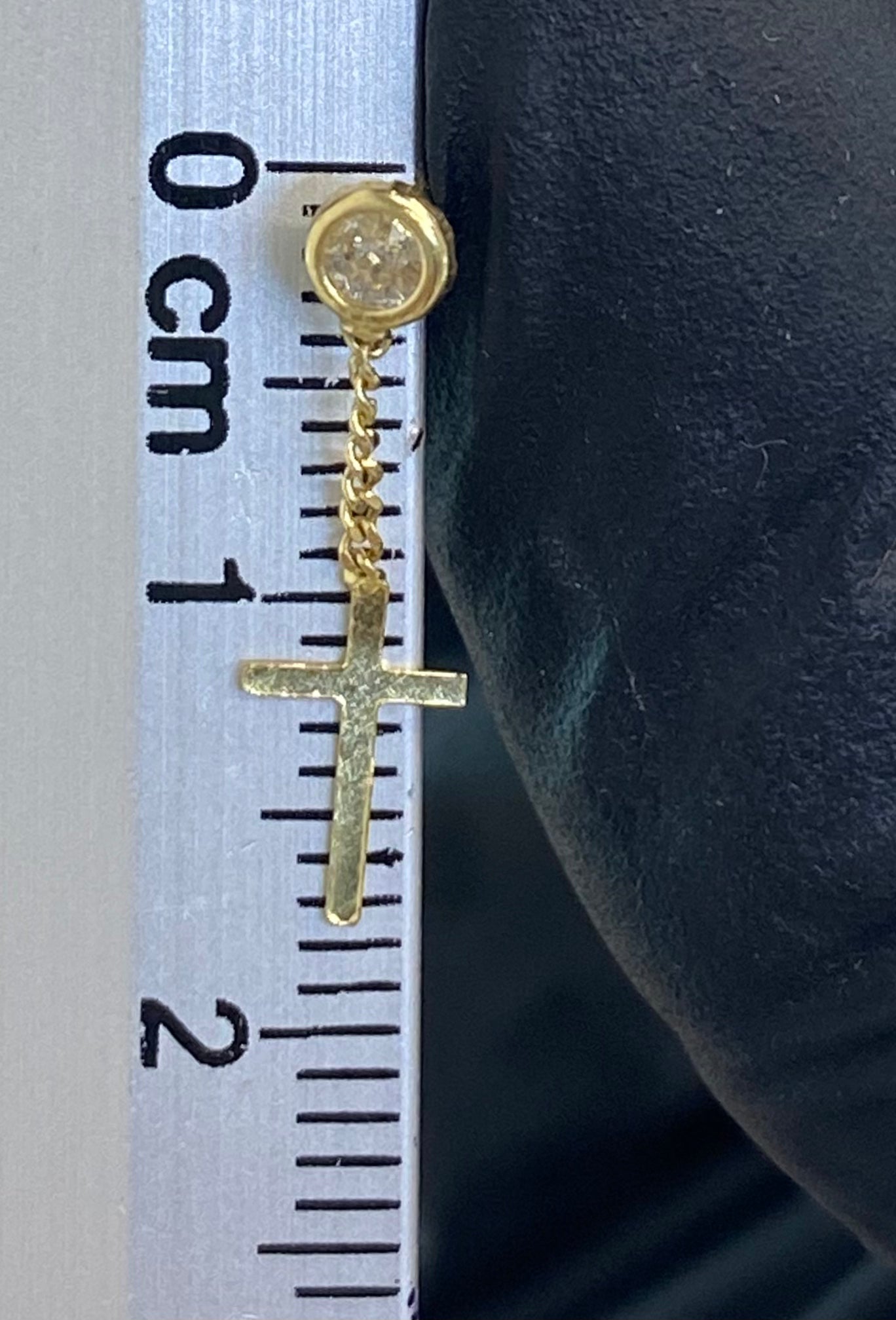 Broquel oro 10k cruz