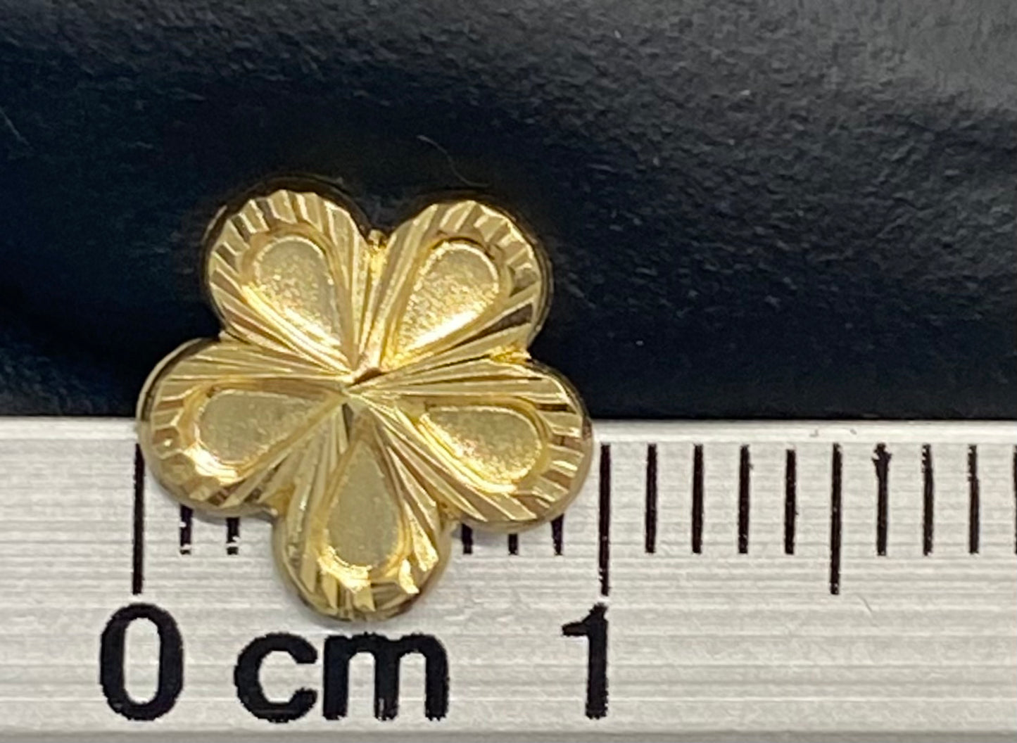 Broquel oro 10k flor