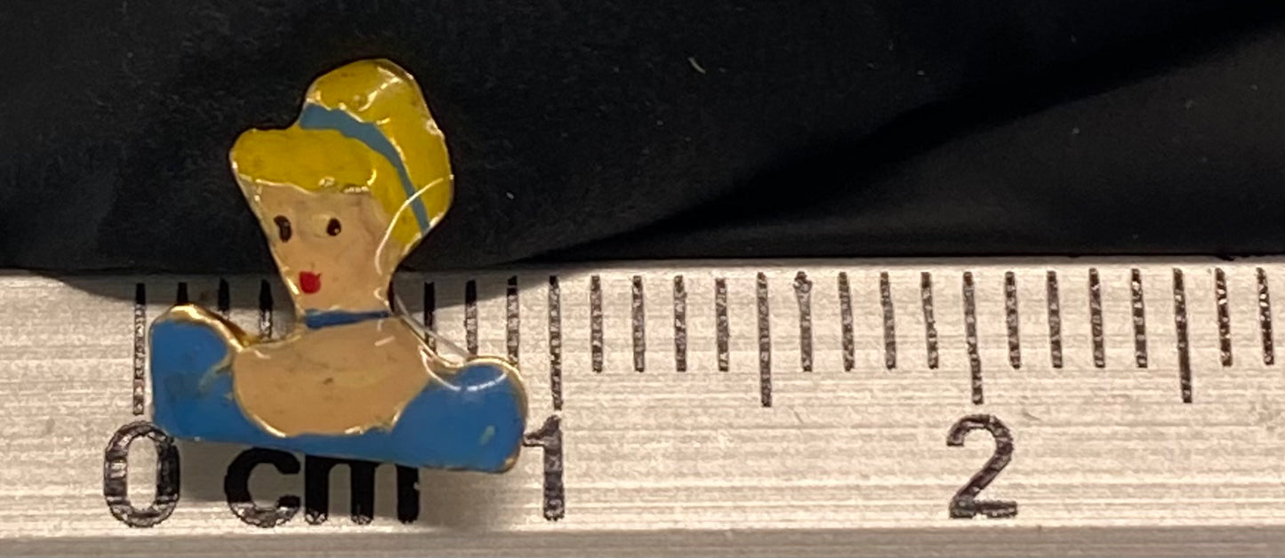 Broquel oro 10k cenicienta