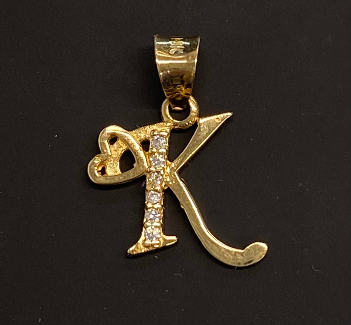 Dije oro 10k inicial “K”