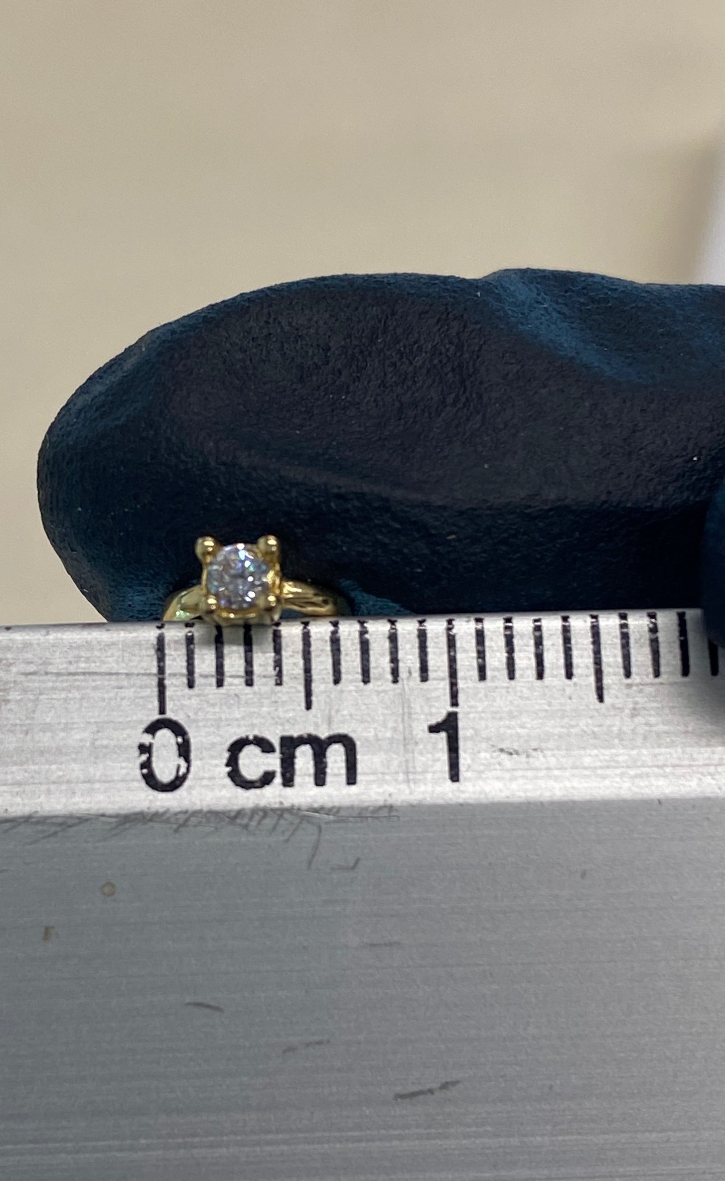 Broquel oro 10k anillo