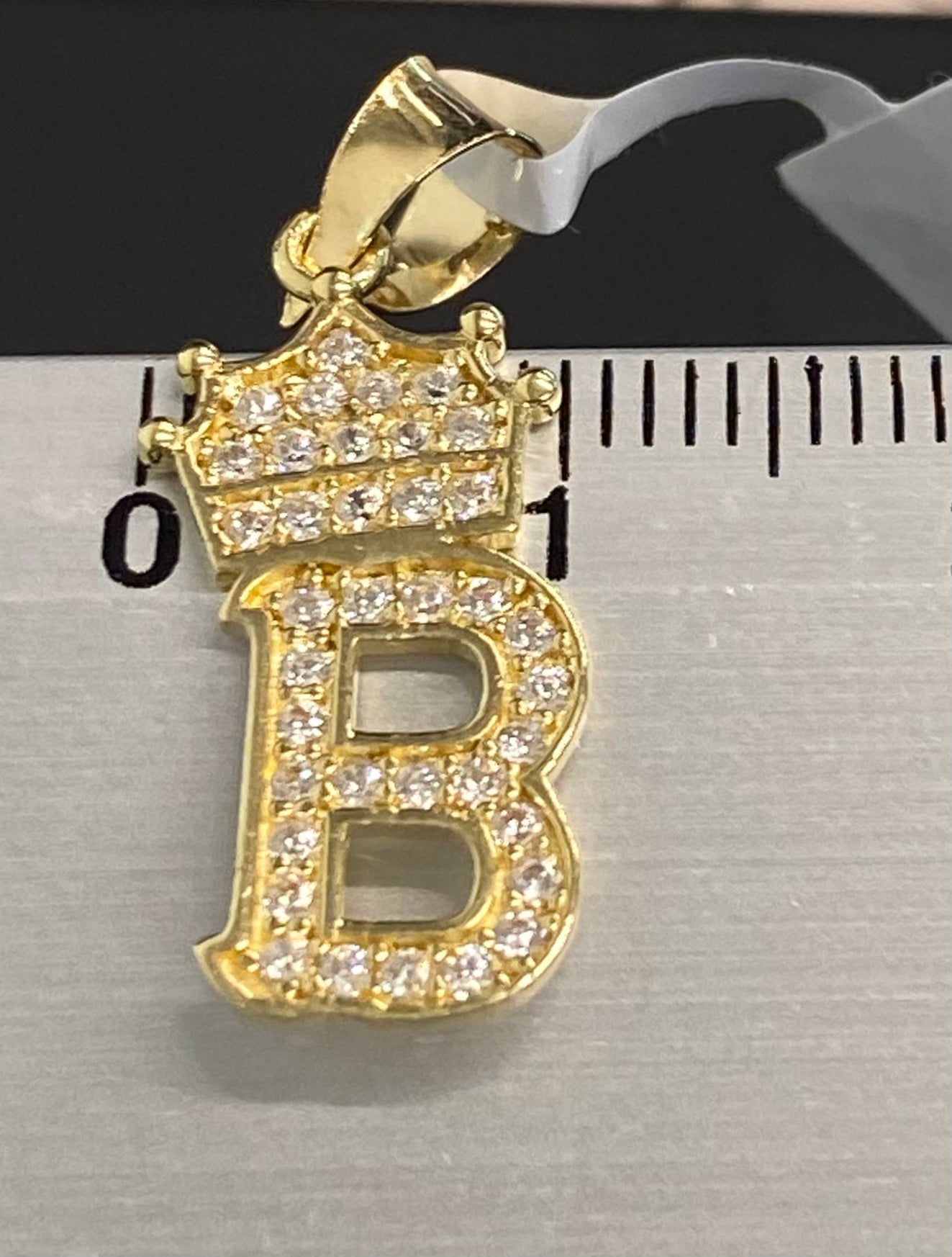 Dije oro 10k inicial “B”