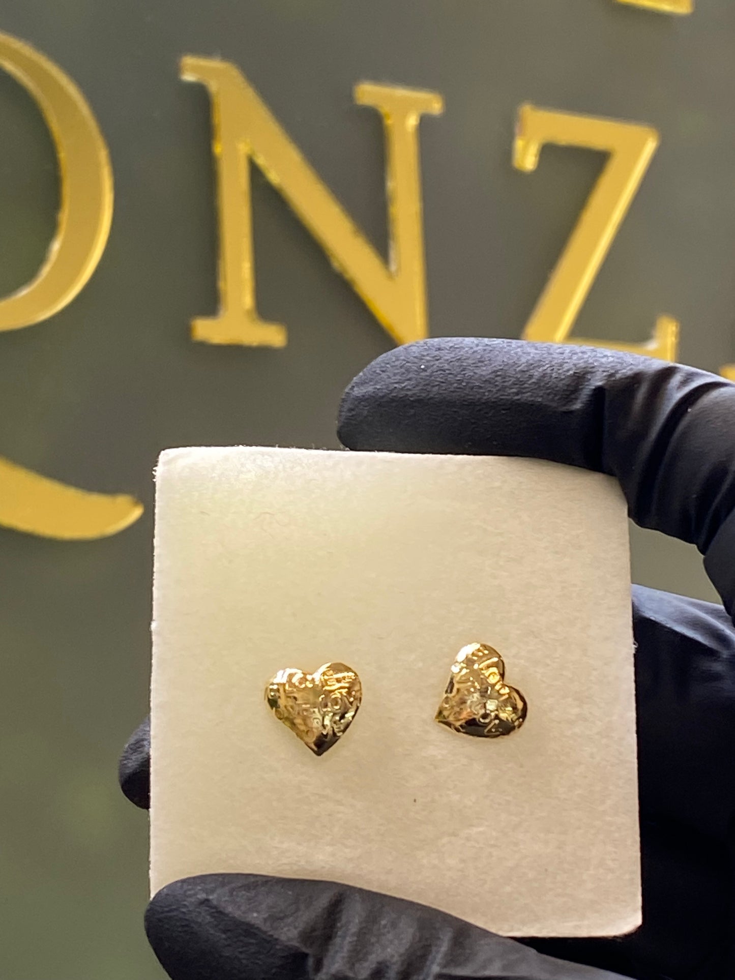 Broquel oro 10k corazón