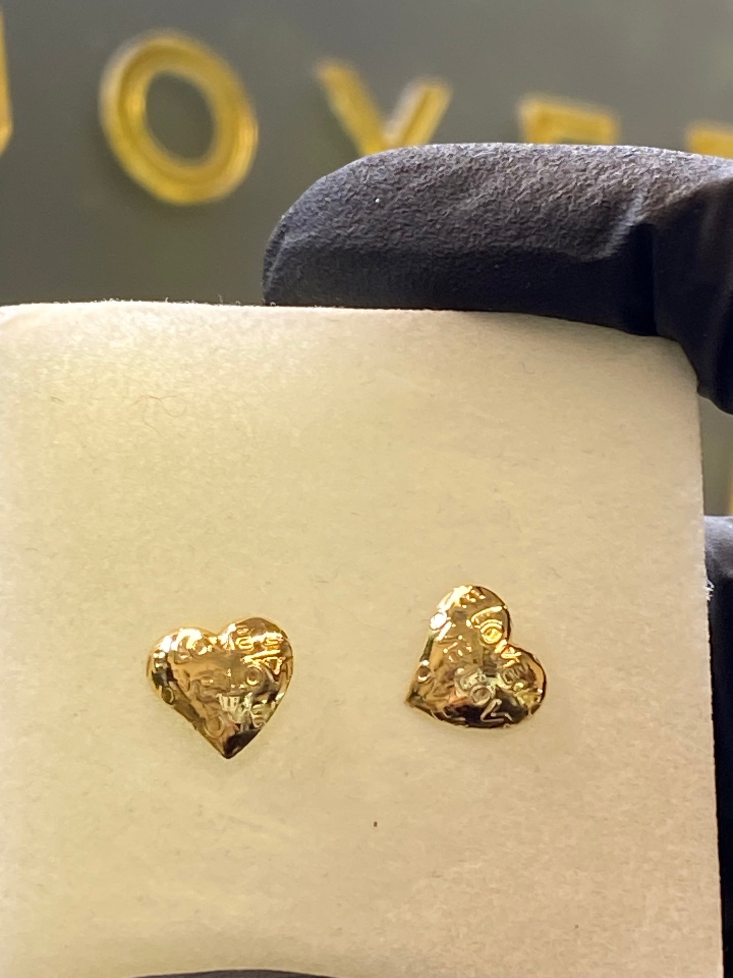 Broquel oro 10k corazón