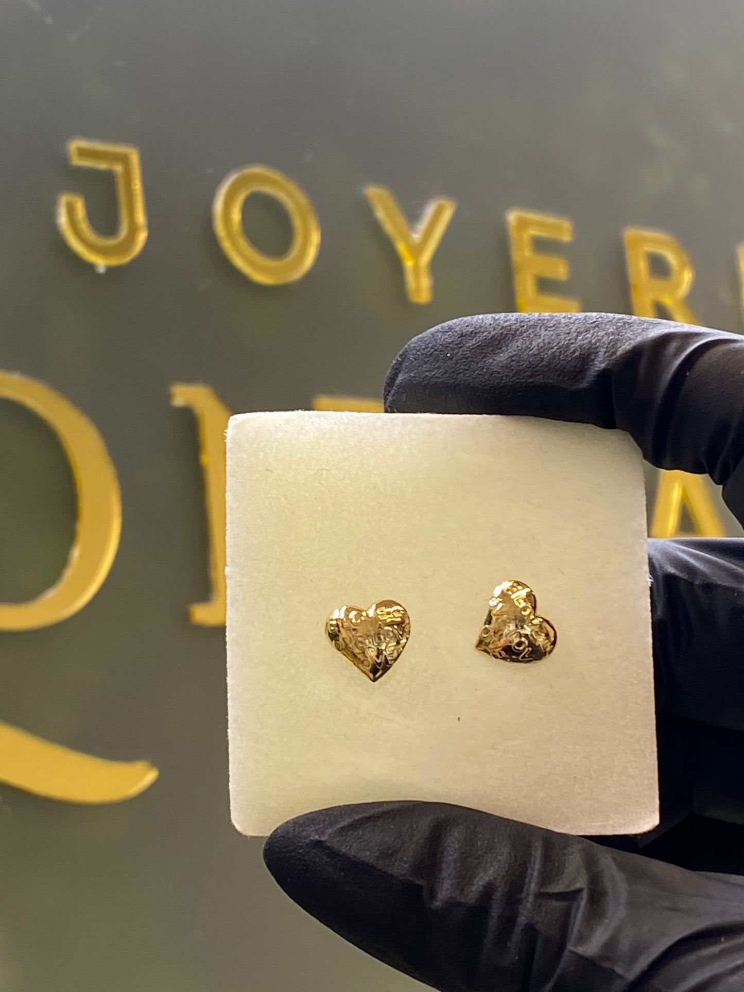 Broquel oro 10k corazón