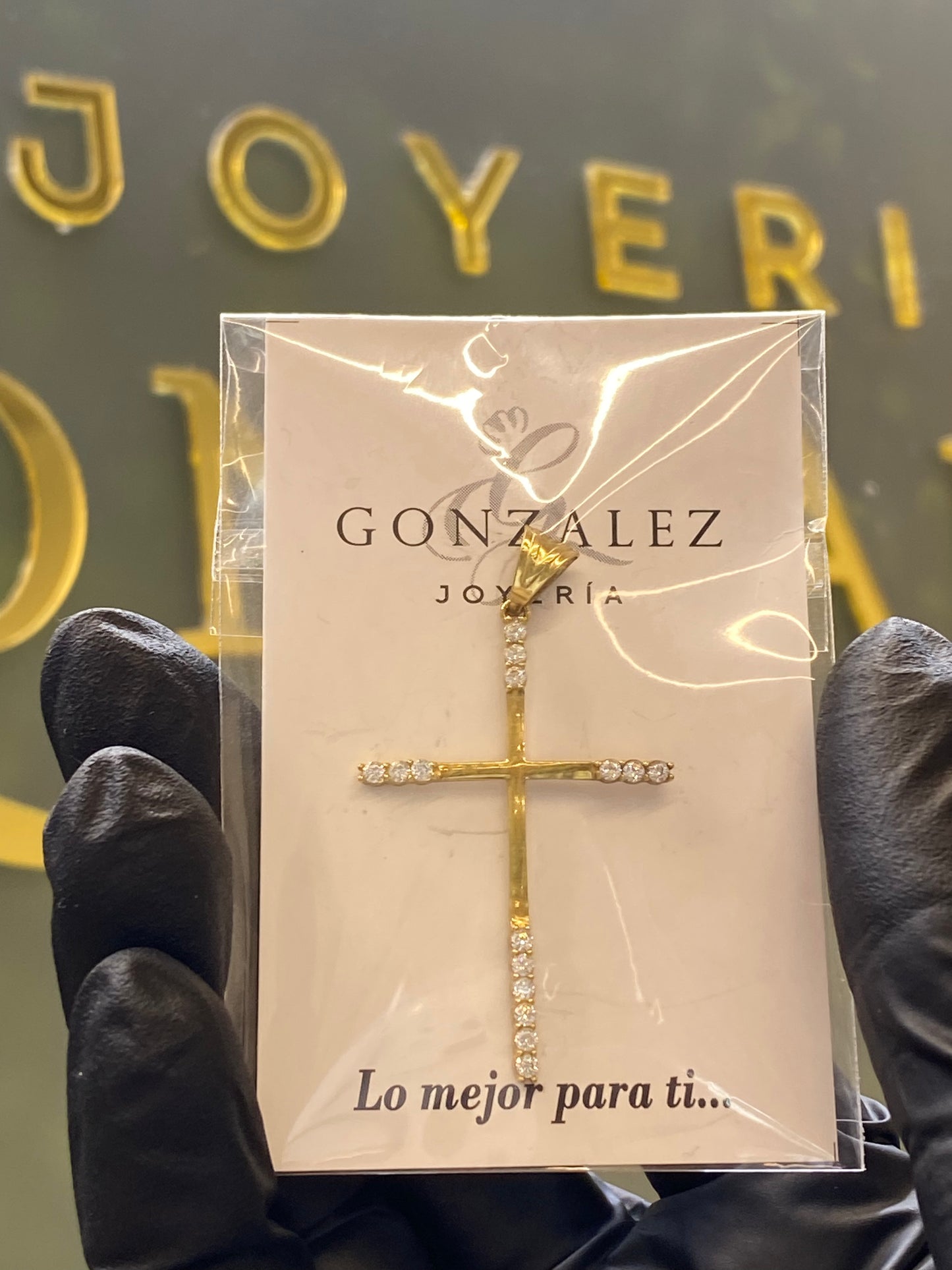 Dije oro 10k Cruz con circonia