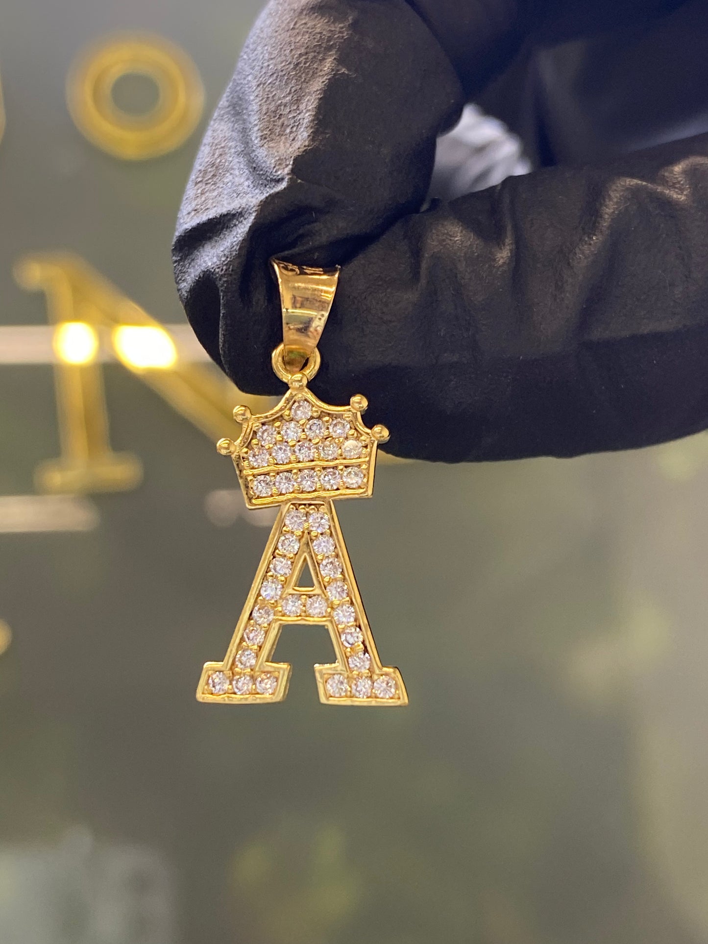 Dije oro 10k inicial “A” circonia
