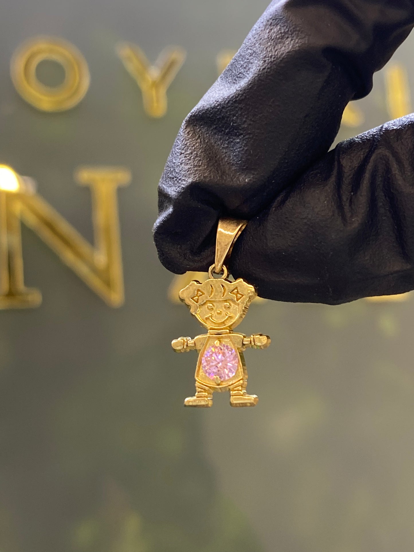 Dije oro 10k niña circonia rosa