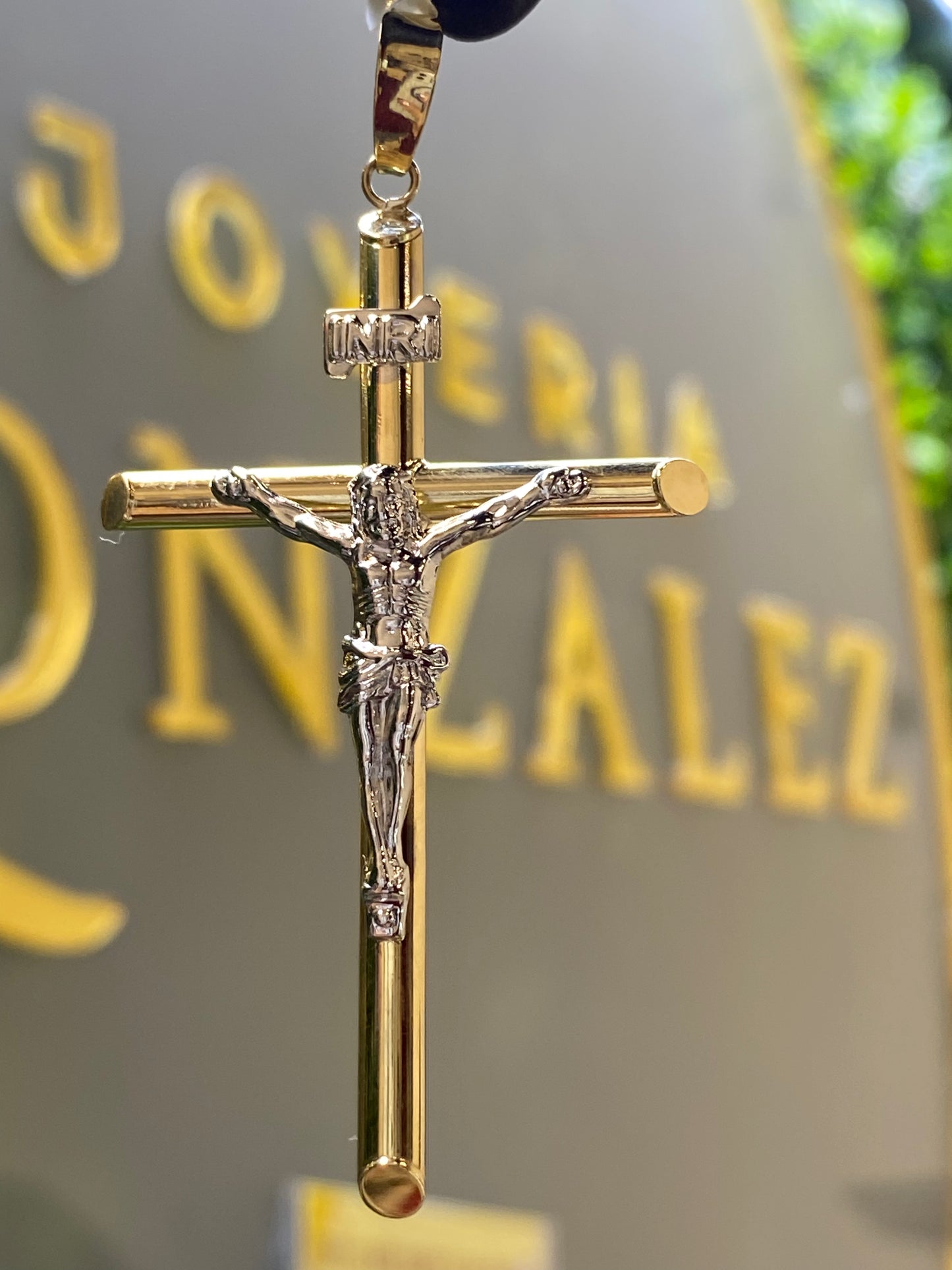 Dije de oro 10k cruz con Cristo
