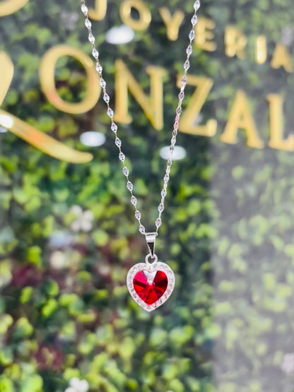 Collar de plata corazón rojo