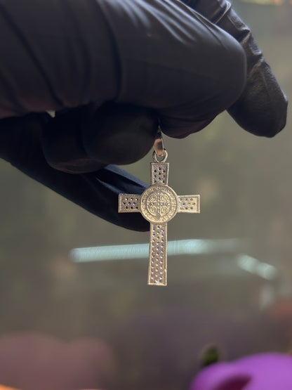 Cruz de plata San Benito