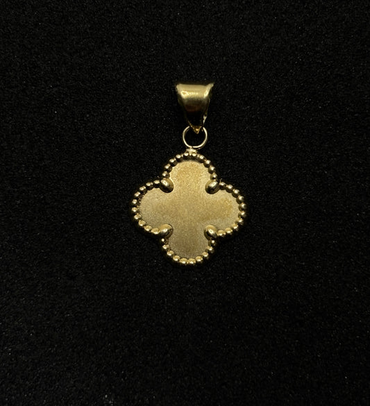 Dije de trébol de oro de 10k