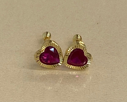 Broquel de oro 10k corazón rojo
