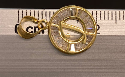 Dije oro 10k inicial “J”