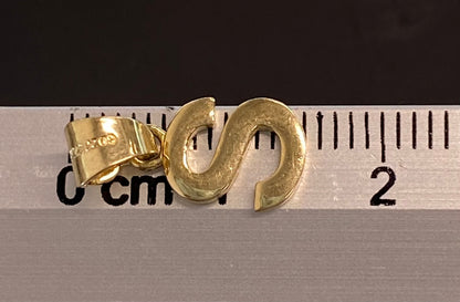 Dije oro 10k inicial “S”