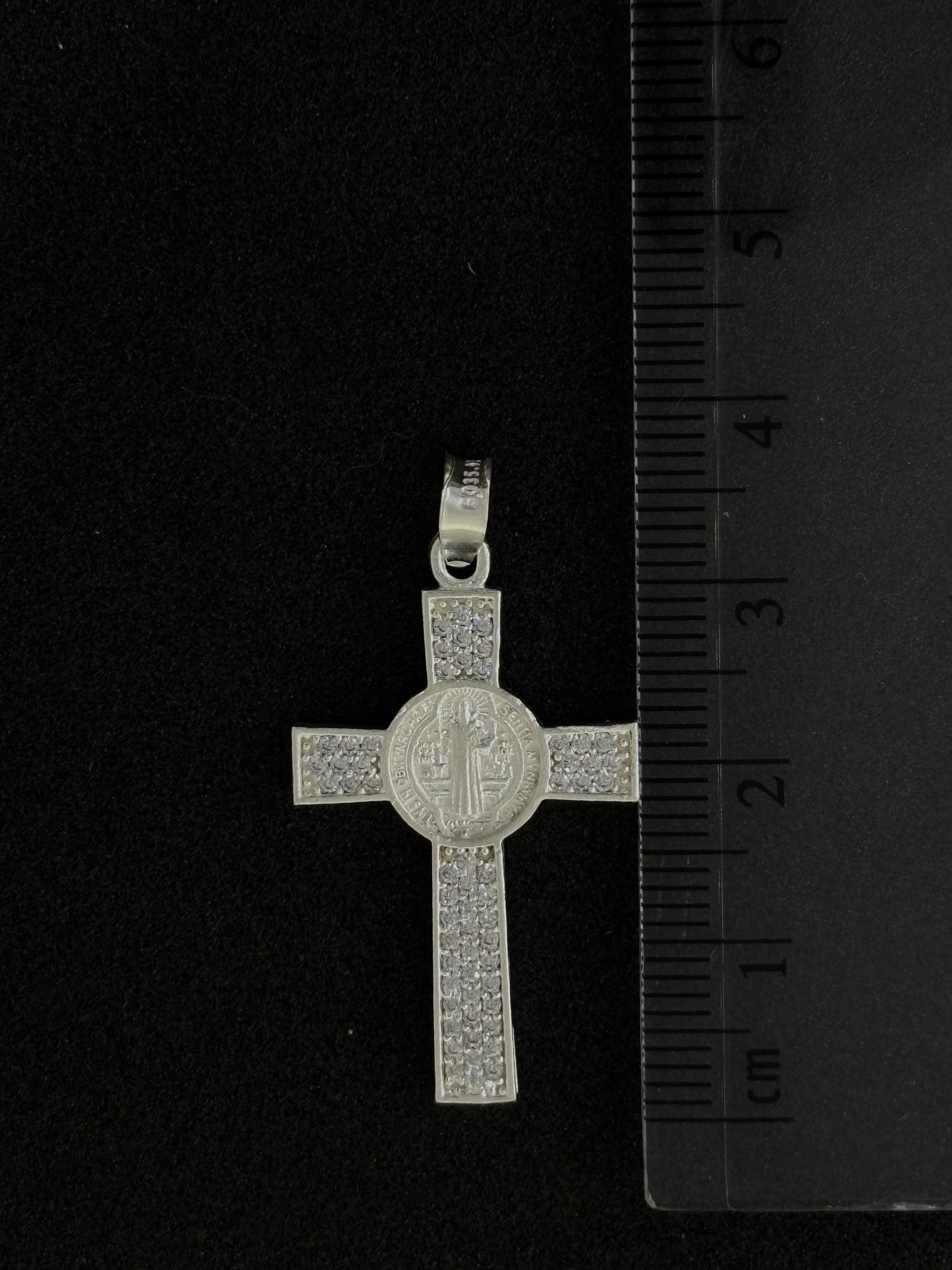 Cruz de plata San Benito