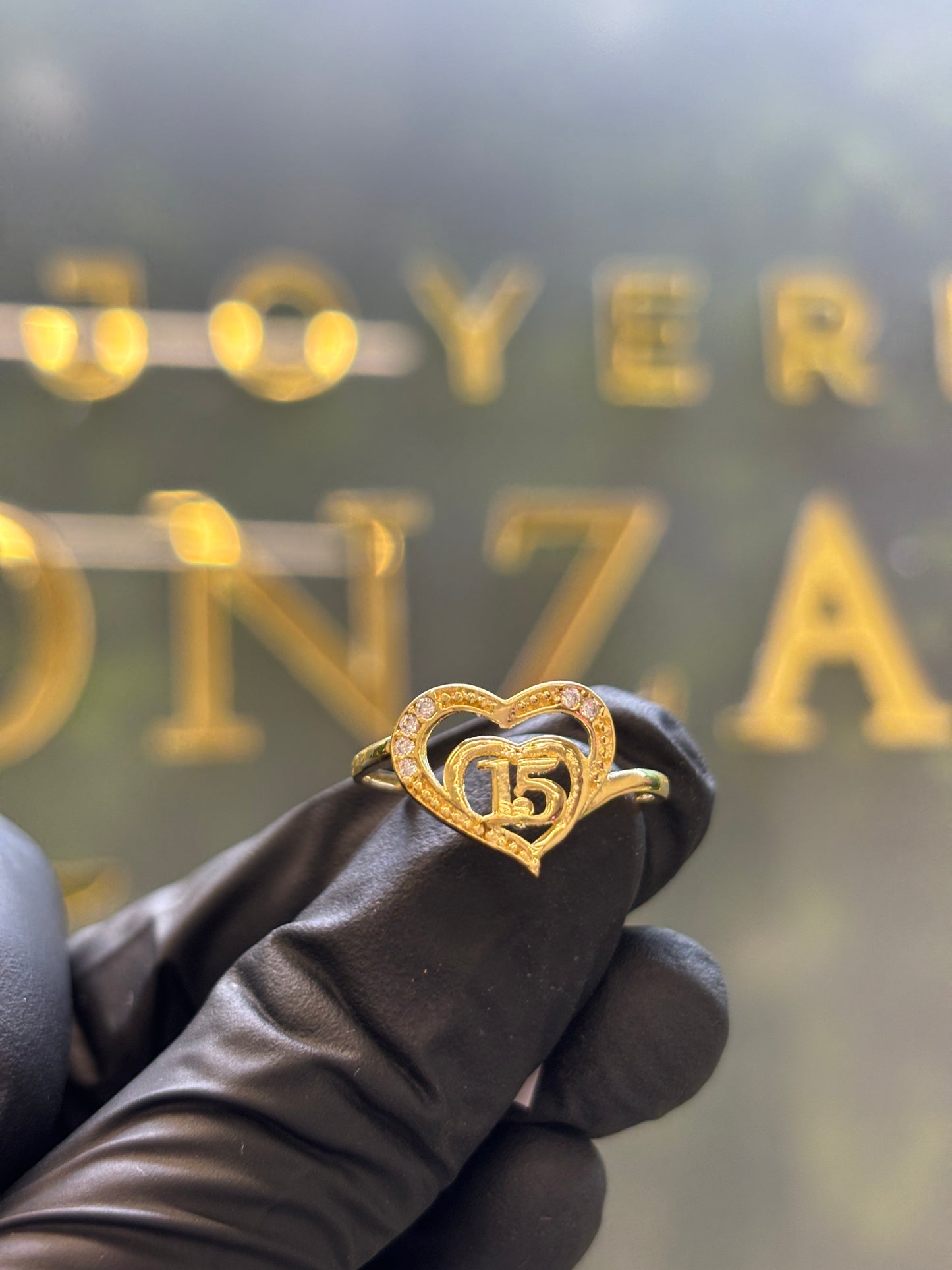 Anillo de oro 10k XV años