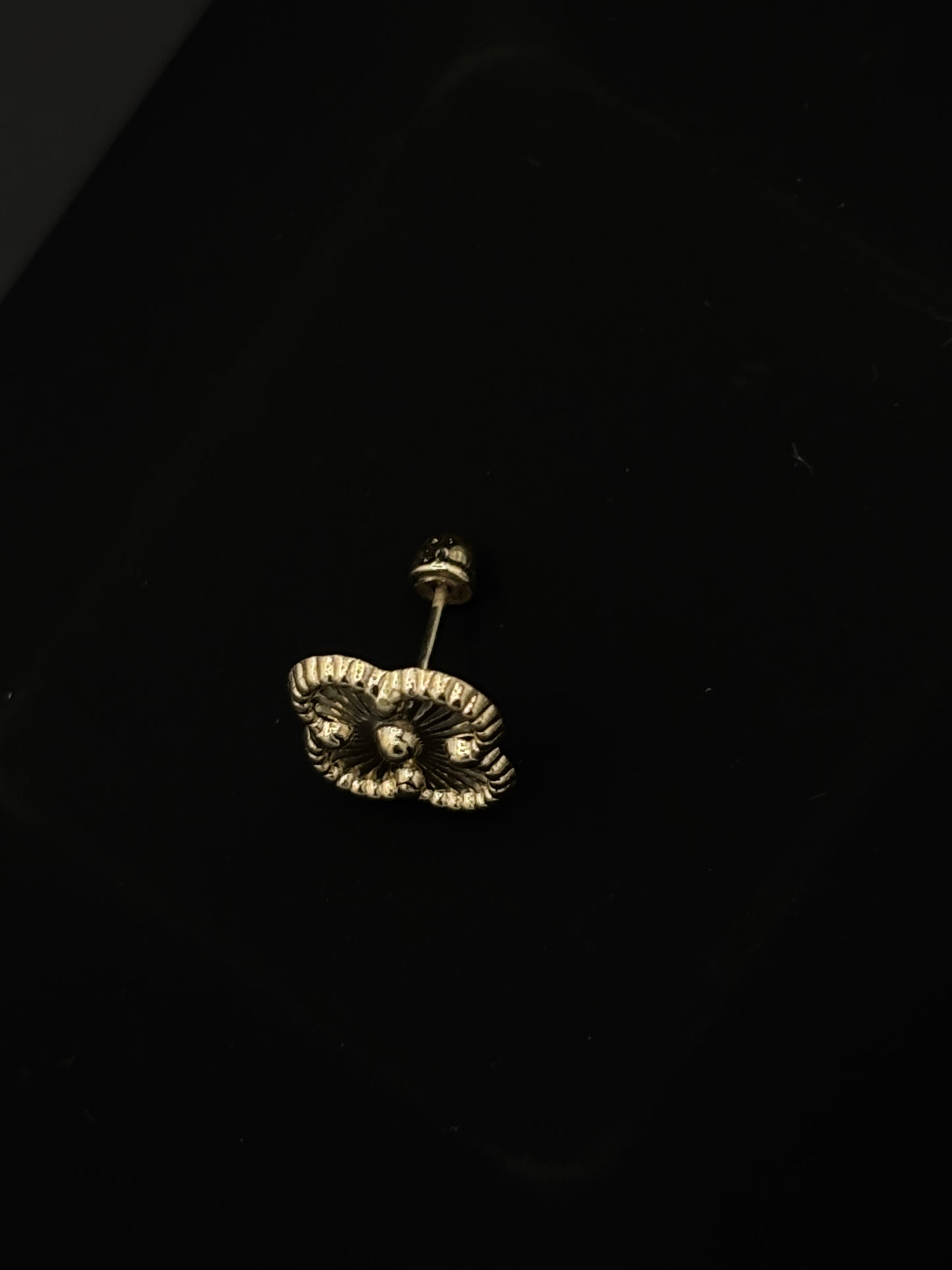 Broquel trébol oro