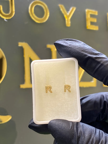 Broquel de oro 10k “R”