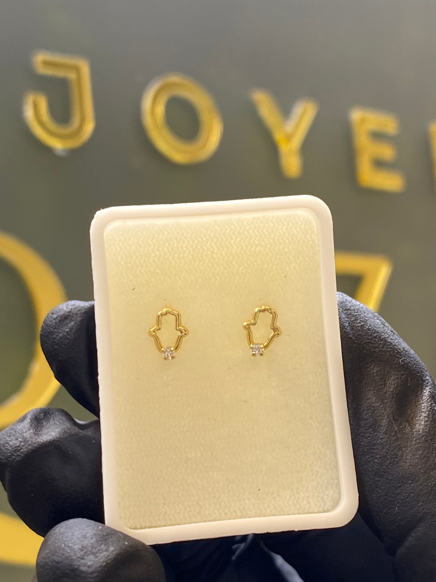Broquel oro 10k mantra jamsa