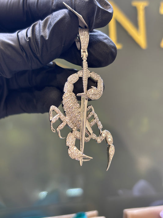 Dije plata alacrán