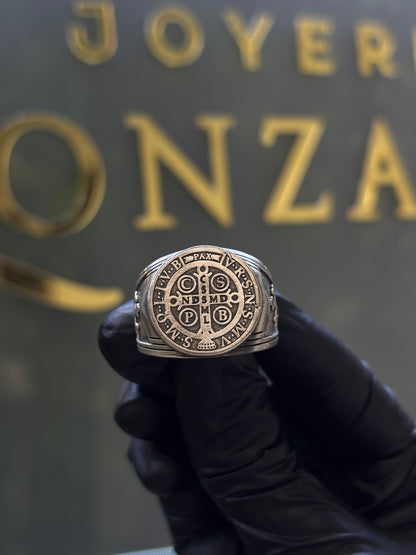 Anillo san Benito plata