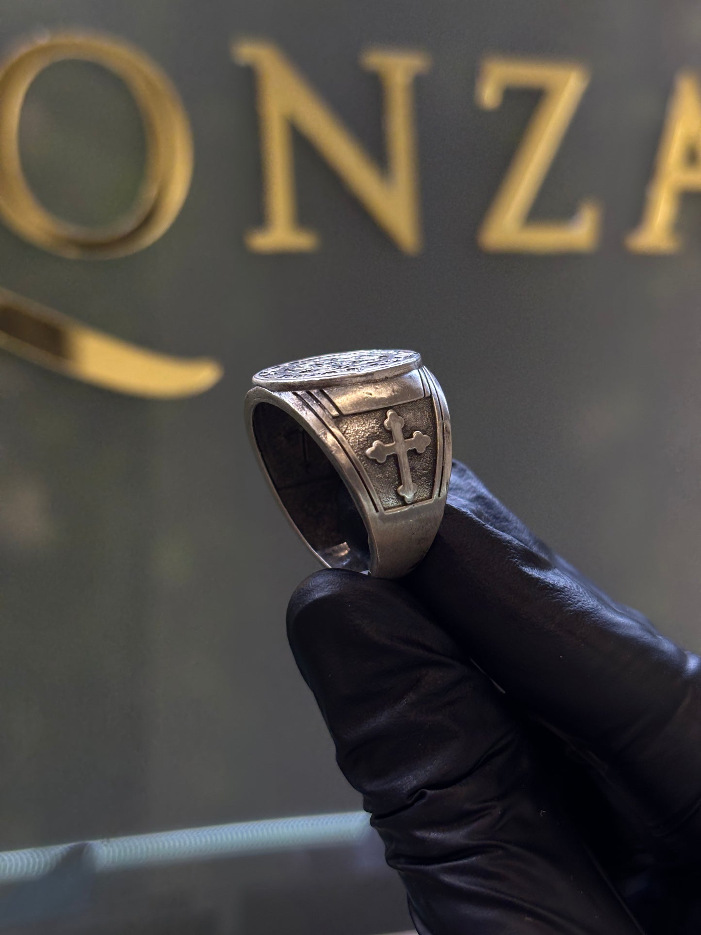 Anillo san Benito plata