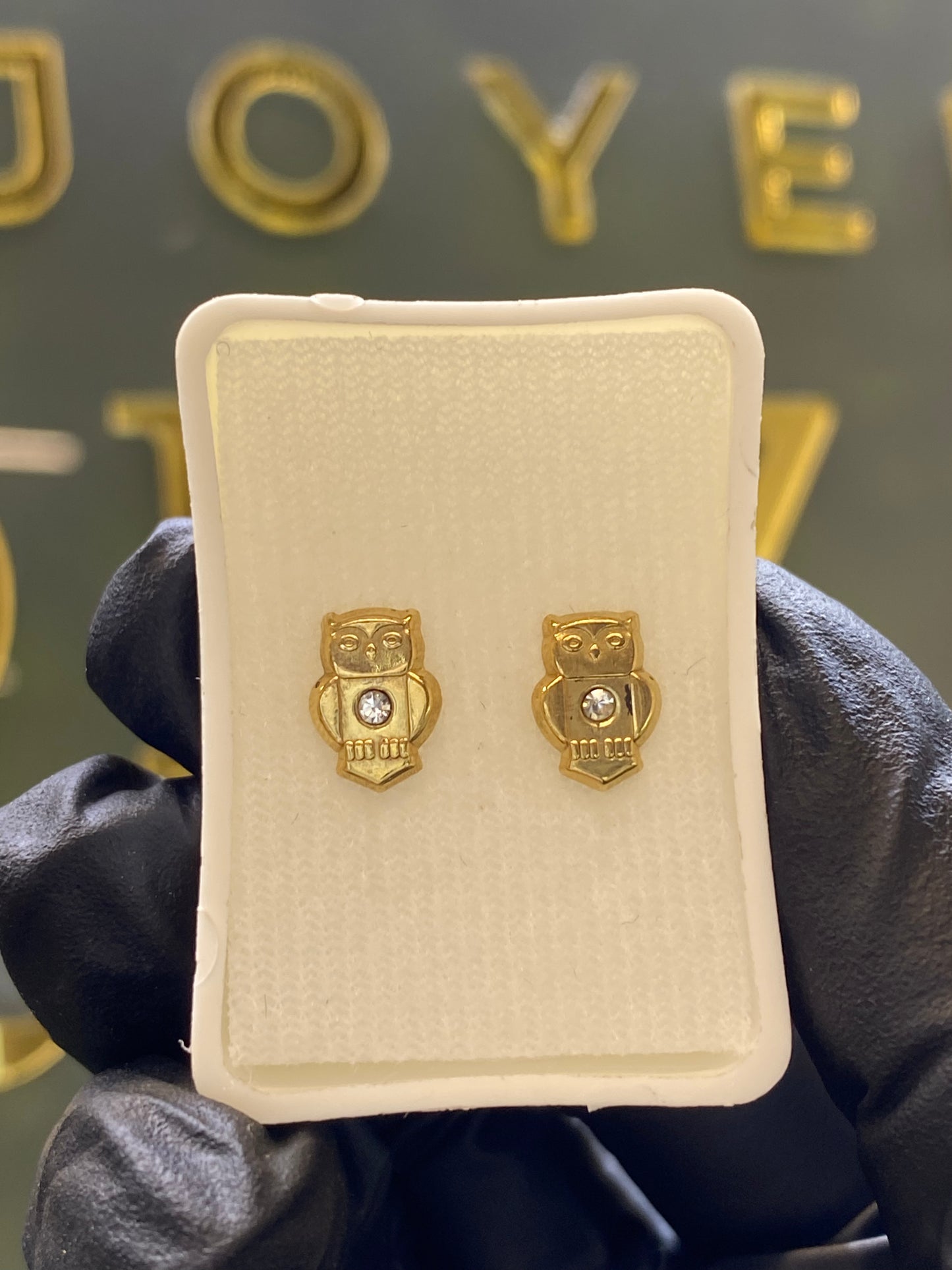 Broquel oro 10k búho