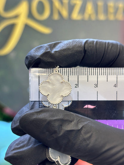 Pulsera plata trébol