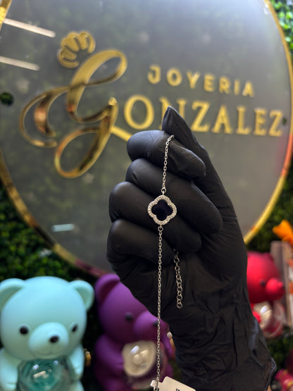 Pulsera plata trébol