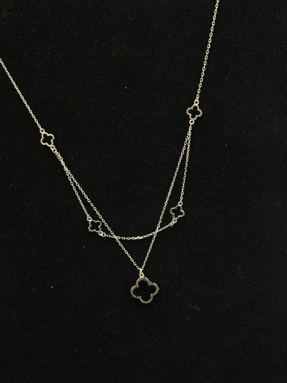 Gargantilla plata trébol